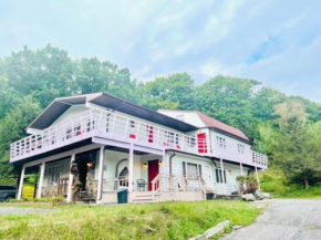 Alpine Four Season Lodge, Belleayre NY, Sleeps 22, Shandaken